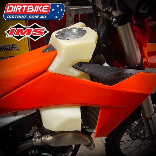 IMS Fuel Tank Australia (213 356-N2) 3.4 Gallon    Dry Break    CLEAR  :  KTM (24->C)   EXC/F   250/350/450/500.   (23->C)   SX/F / XC/F   250/350/450